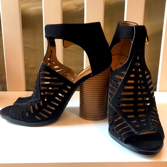 ❗️NWOT❗️Qupid Chunky Heels - Picture 1 of 4